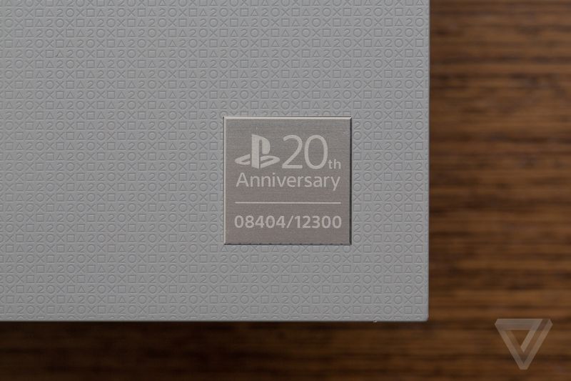 Sony ควักเงินตัวเองจ่าย 15 ล้านเยน สำหรับ PS4 รุ่นพิเศษ หลังเจอผู้ชนะการประมูลชิ่ง !!