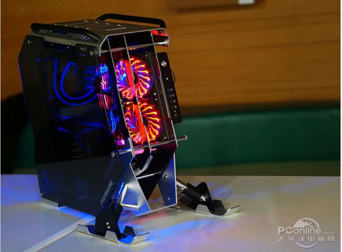 คอมเคสคอนเซ็ป Game Titan ForGame จากฝั่งจีนราคา 10000 บาท