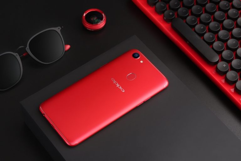 เหล่าเกมเมอร์ห้ามพลาด OPPO F5 6 GB OPPO เริ่มวางจำหน่ายแล้ว ท้าพิสูจน์ความแรงในการแข่งขัน RoV Divas Championship