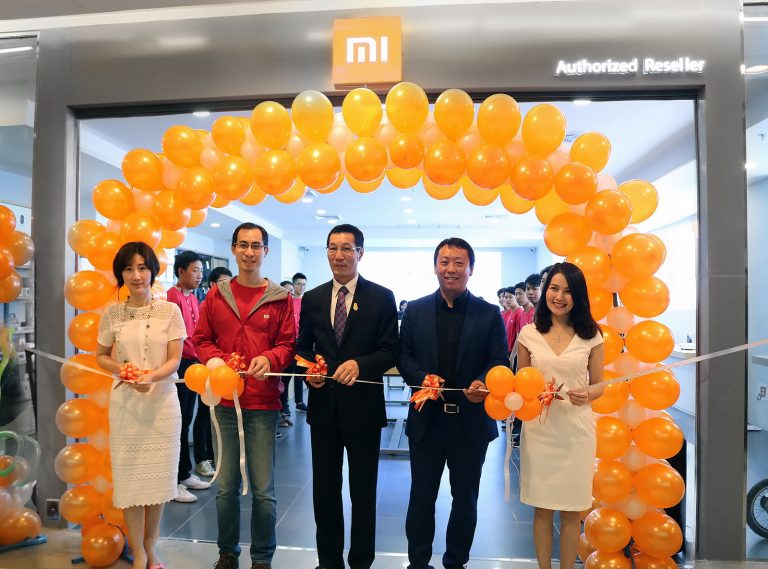 เปิดให้บริการแล้ววันนี้ Mi Store สาขาที่ 5 สาขาซีคอนสแควร์ศรีนครินทร์ โดยบริษัท แฟนสลิ้งค์คอมมูนิเคชั่นจำกัด