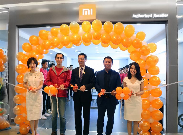 PR : เปิดให้บริการแล้ววันนี้ Mi Store สาขาที่ 5  สาขาซีคอนสแควร์ศรีนครินทร์ โดยบริษัท แฟนสลิ้งค์คอมมูนิเคชั่นจำกัด