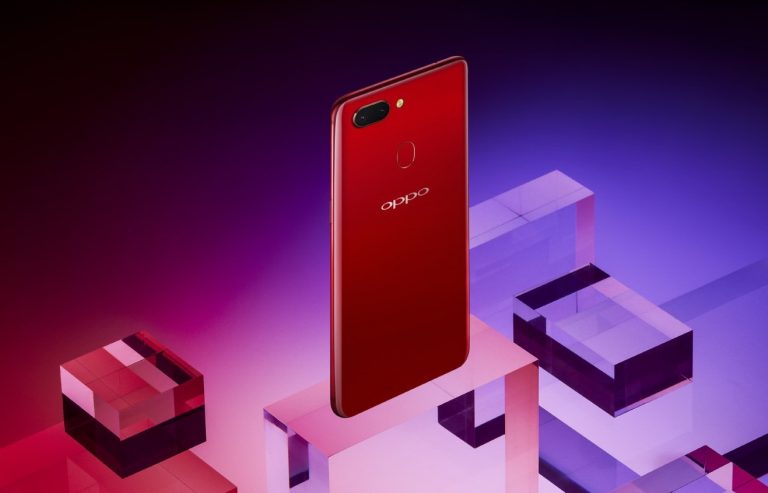 OPPO เปิดตัวมือถือเรือธง OPPO R15 Pro เผยโฉมดีไซน์กระจกหรูไล่เฉดสี พร้อมชูจุดเด่นกล้องหลังคู่ 20+16 ล้านพิกเซล และเทคโนโลยีชาร์จไว VOOC Flash Charge ราคา 19,990 บาท