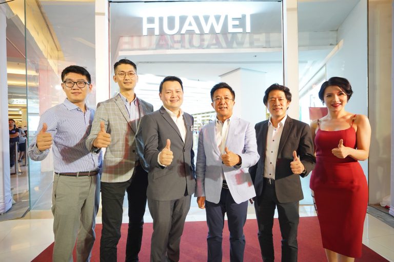 หัวเว่ยเปิด “Huawei Experience Store” ใหญ่ที่สุดในเอเชียแปซิฟิกที่สยามพารากอน ต้นหอม-ศกุนตลา แฟนพันธุ์แท้หัวเว่ยร่วมแสดงความยินดี