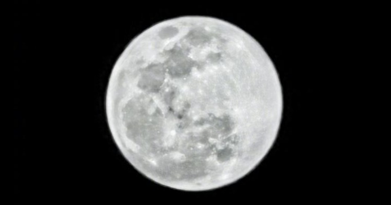 ลองทายกันดู ว่าภาพ Super Snow Moon นี้ถ่ายโดย HUAWEI P30 Pro ใช่ไหม?