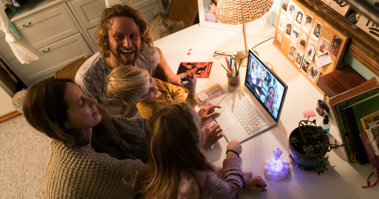 ไมโครซอฟท์เปิดตัว Microsoft 365 Personal และ Family รูปแบบใหม่ เพื่อใช้เวลาอันมีค่าของทุกคนให้เต็มที่ยิ่งขึ้น