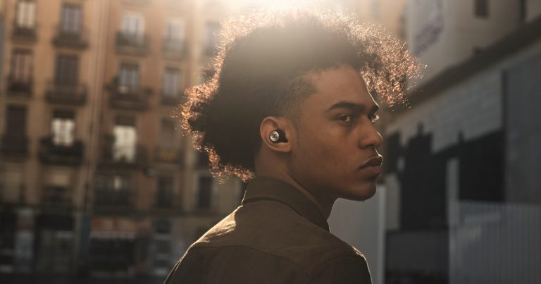 สัมผัสโลกผ่านประสบการณ์เสียงเหนือระดับกับ  MOMENTUM True Wireless 2 