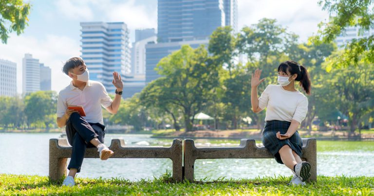 ใช้ชีวิตต่อ Move On สู่โลก New Normal อย่างราบรื่น  แค่ปรับใช้เทคโนโลยีดิจิทัลอย่างเหมาะสม