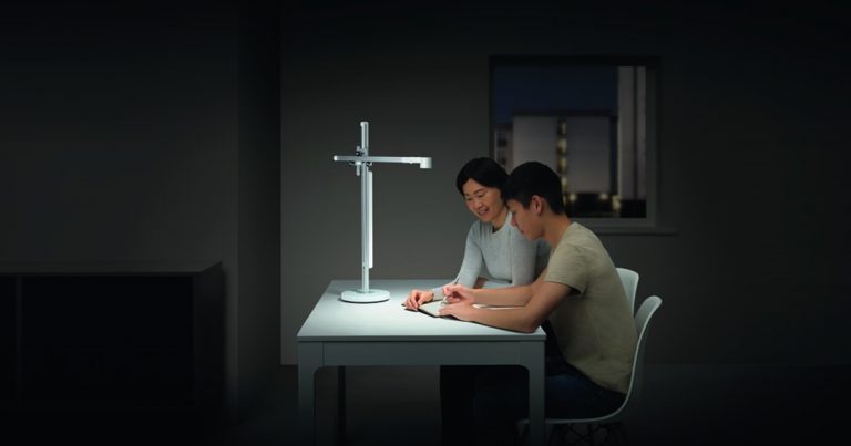 วางขายแล้วในไทย! โคมไฟอัจฉริยะ Dyson Lightcycle™