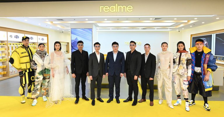 realme เปิดตัว realme Flagship store แห่งแรกที่มาพร้อมดีไซน์ระดับพรีเมี่ยม ยกระดับประสบการณ์การเลือกซื้ออย่างครบครัน และเปิดตัว realme X50 5G พร้อมปลุกพลังความเร็วแห่ง 5G อย่างทรงพลัง