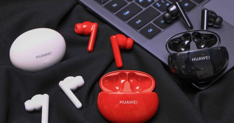 3 ลุค 3 สี จาก HUAWEI FreeBuds 4i หูฟัง TWS ตัวใหม่สุดฮอต ตอบโจทย์ทุกไลฟ์สไตล์ แมทช์ทุกลุคได้ในทุกวัน