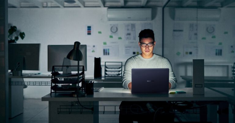 เอางานมาอีก!  Work From Home อย่างไรให้รอด  เจาะลึก 3 สถานการณ์เสริมแกร่งพนักงานออฟฟิศ