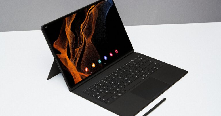 พลิกโฉมประสบการณ์การใช้แท็บเล็ต กับหน้าจอที่ใหญ่กว่า ด้วย Samsung Galaxy Tab S8 Ultra พร้อมให้เป็นเจ้าของแล้ววันนี้!
