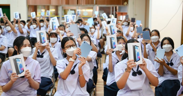 realme มอบ realme Pad mini ให้น้อง ๆ นักเรียน  มุ่งส่งเสริมการเรียนรู้แบบ Edutainment เปิดประสบการณ์ผ่านเทคโนโลยี  ตอบโจทย์การใช้งาน ทั้งการเรียน และคอนเทนต์ความบันเทิง