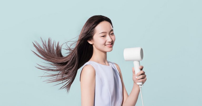 เสียวหมี่เปิดตัวทัพผลิตภัณฑ์  AIoT รุ่นใหม่ ตอบโจทย์มินิมอลสไตล์  ประกาศวางจำหน่าย ไดร์เป่าผม Xiaomi Ionic Hair Dryer H300, เครื่องฟอกอากาศ Xiaomi Smart Air Purifier 4 Compact และพัดลม Mi Smart Standing Fan 2 Lite ให้คุณเป็นเจ้าของได้แล้ววันนี้
