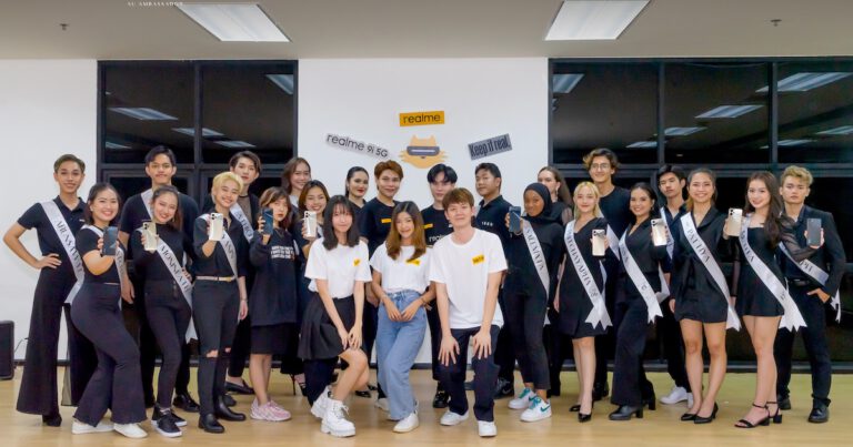 realme ร่วมผลักดันศักยภาพของคนรุ่นใหม่ใน  AU Freshy Night 2022 The Knights of the round table  พร้อมสนับสนุนทุกความกล้าในการเป็นตัวของตัวเองอย่างไร้ขีดจำกัด  ตามคอนเซ็ปต์ “Keep it real”