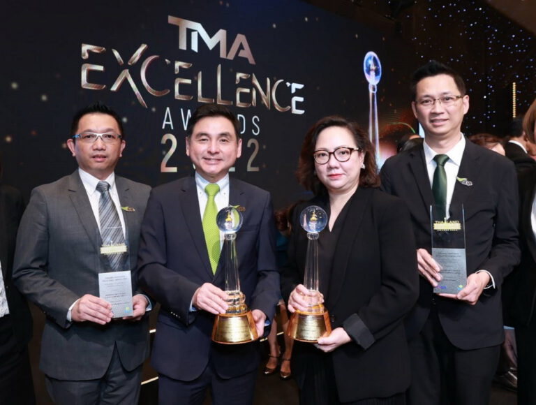 AIS คว้า 2 รางวัลพระราชทาน พร้อม 2 รางวัลใหญ่ จากเวที Thailand Corporate Excellence Awards 2022  ยืนหนึ่งในอุตสาหกรรมเทเลคอม ตอกย้ำผู้นำตัวจริงด้านบริหารจัดการองค์กรในทุกมิติ  สะท้อนเป้าหมายการขับเคลื่อนธุรกิจสู่การเป็นองค์กรโทรคมนาคมอัจฉริยะ