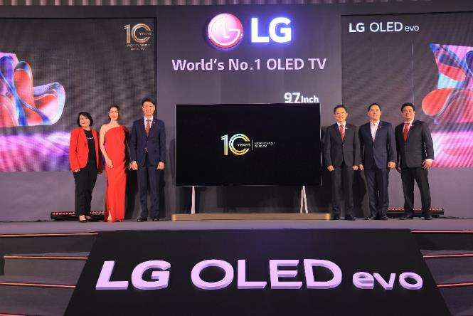 แอลจีฉลอง 10 ปีแห่งผู้นำนวัตกรรม OLED ส่งทีวีจอยักษ์ระดับโลกเจาะกลุ่มลูกค้า ไฮเอนด์ พร้อมประเดิมตลาดไลฟ์สไตล์ทีวีที่โดดเด่นด้วยเทคโนโลยีและดีไซน์ เปิดตัว 47 ไลน์อัพทีวีปี 2023 ที่ครอบคลุมทุกความต้องการพร้อมก้าวสู่ทศวรรษต่อไปอย่างแข็งแกร่ง